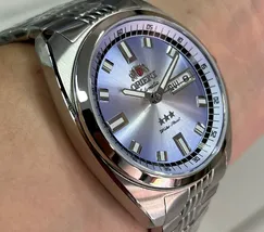 Orient 3 Estrelas Automático Heritage YN6SS004 lilas - imagem 5