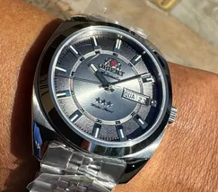 Orient 3 Estrelas Automático Heritage YN6SS005 preto - imagem 6