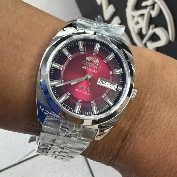 Orient 3 Estrelas Automático Heritage YN6SS005 vermelho
