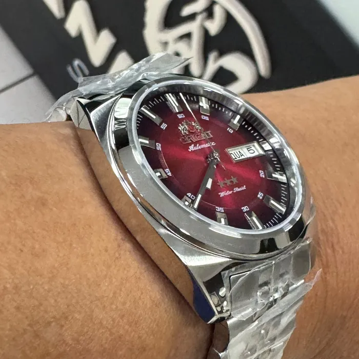 Orient 3 Estrelas Automático Heritage YN6SS005 vermelho