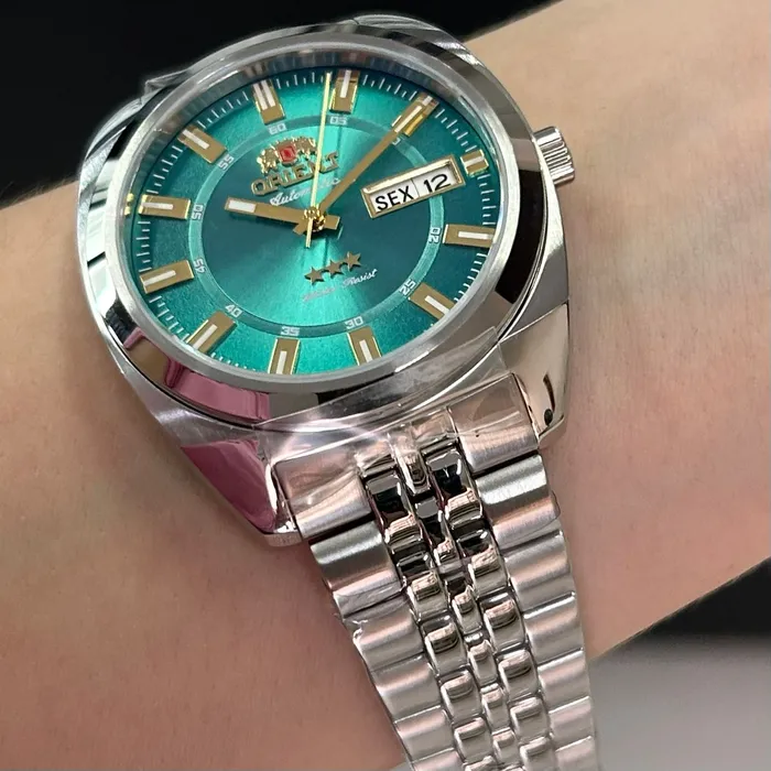 Orient 3 Estrelas Automático Heritage YN6SS005 verde agua