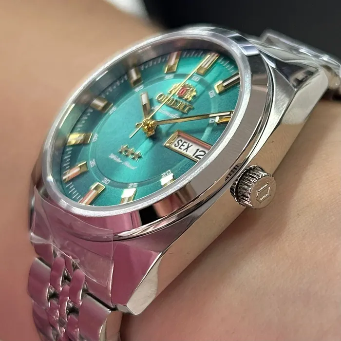 Orient 3 Estrelas Automático Heritage YN6SS005 verde agua