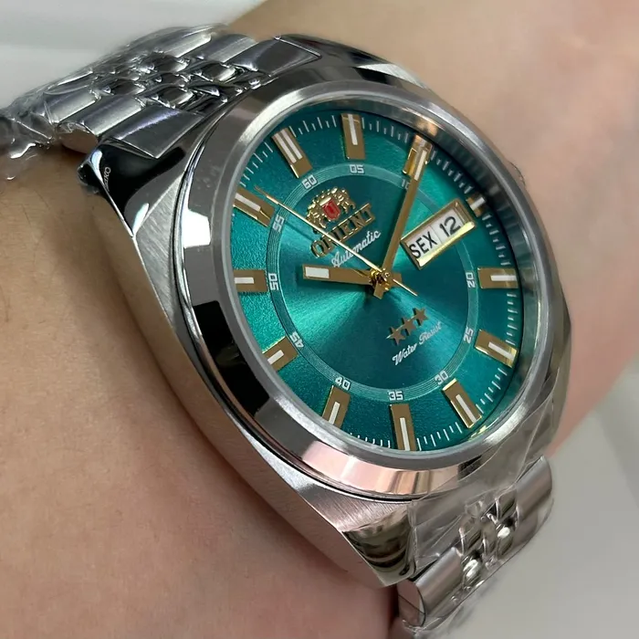 Orient 3 Estrelas Automático Heritage YN6SS005 verde agua