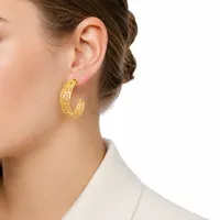 Brinco Meia-Argola Texturizada Dourada - imagem 4