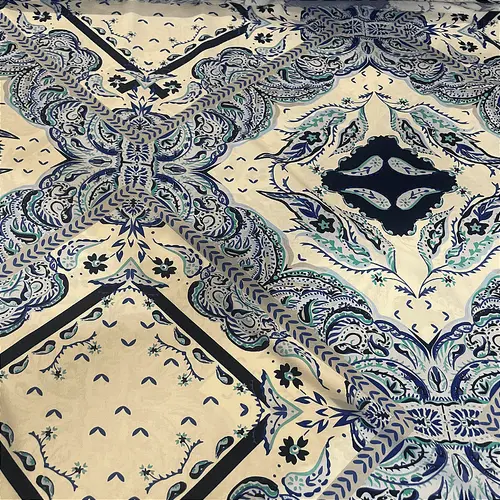 Tecido Viscose Estampada - Abstrato Azul - 1,47m de Largura | Leveza, Frescor e Caimento Fluido