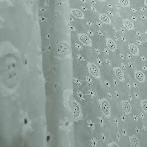 Laise Bordado 100% Algodão - Geométrica Verde Claro - 1,40m de Largura