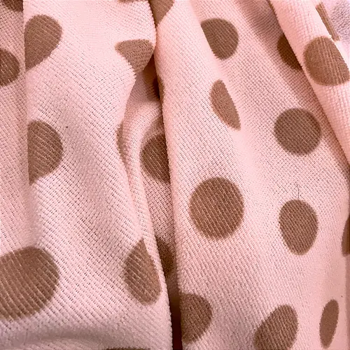 Atoalhado Estampado Felpudo - Poá 2cm Marrom Fundo Rosa - 1,47m de Largura