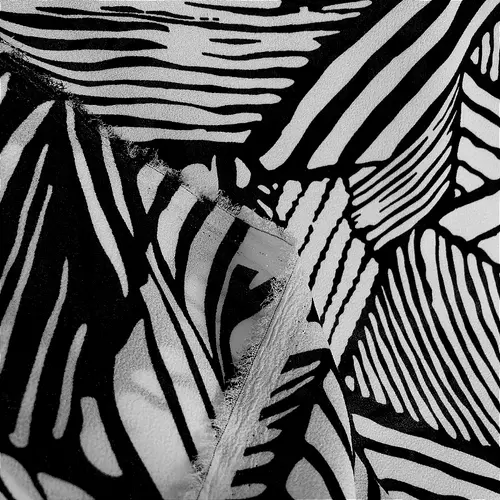 Crepe Estampado - Listra Geométrica Branco e Preto - 1,50m de Largura