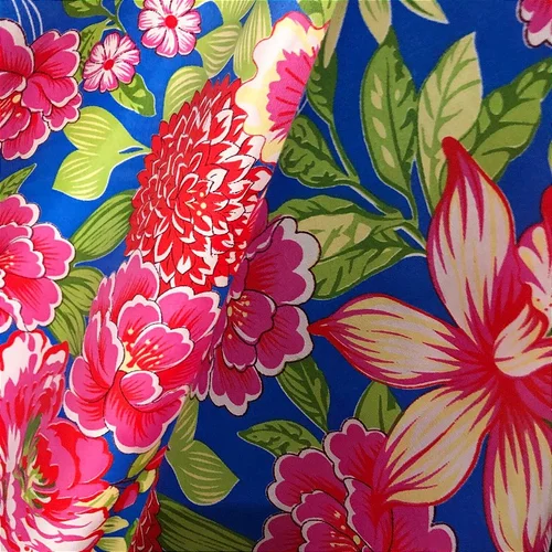 Tecido Chita Poliéster - Ramagem Floral Rosa Fundo Azul - 1,50m de Largura