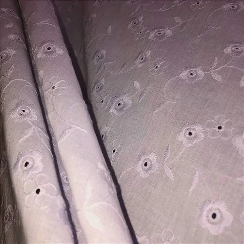 Laise Bordado 100% Algodão - Ramado Floral Lilás Claro - 1,40m de Largura