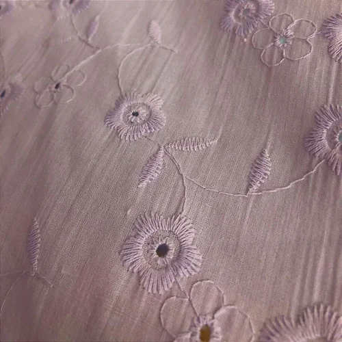 Laise Bordado 100% Algodão - Ramado Floral Lilás Claro - 1,40m de Largura