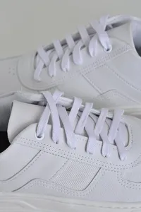 Sneaker Branco Lands | Traje Urbano - imagem 3