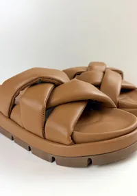 Sandália papete trançada caramelo - Toscana - imagem 1