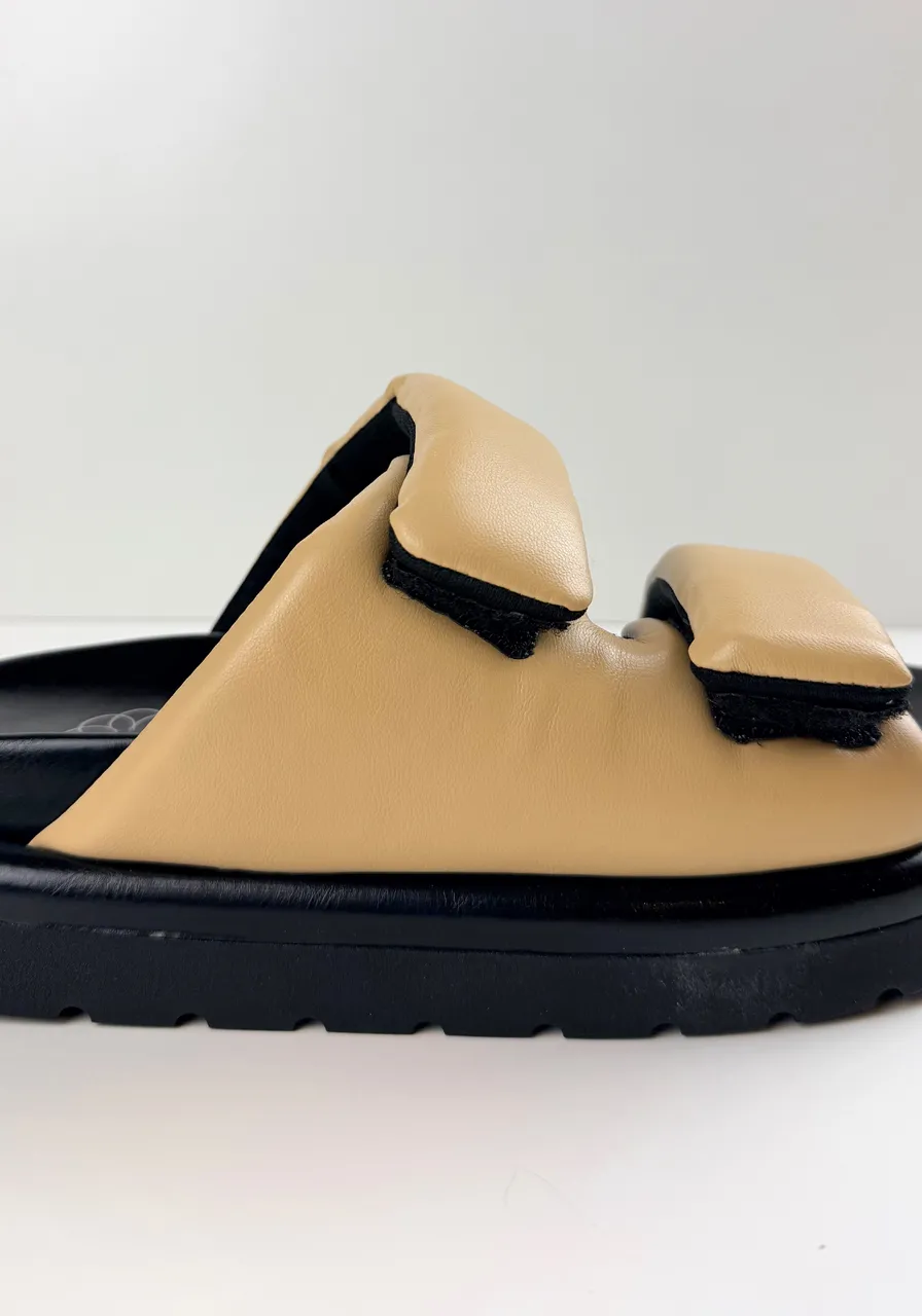 Sandália papete velcro nude - Riviera