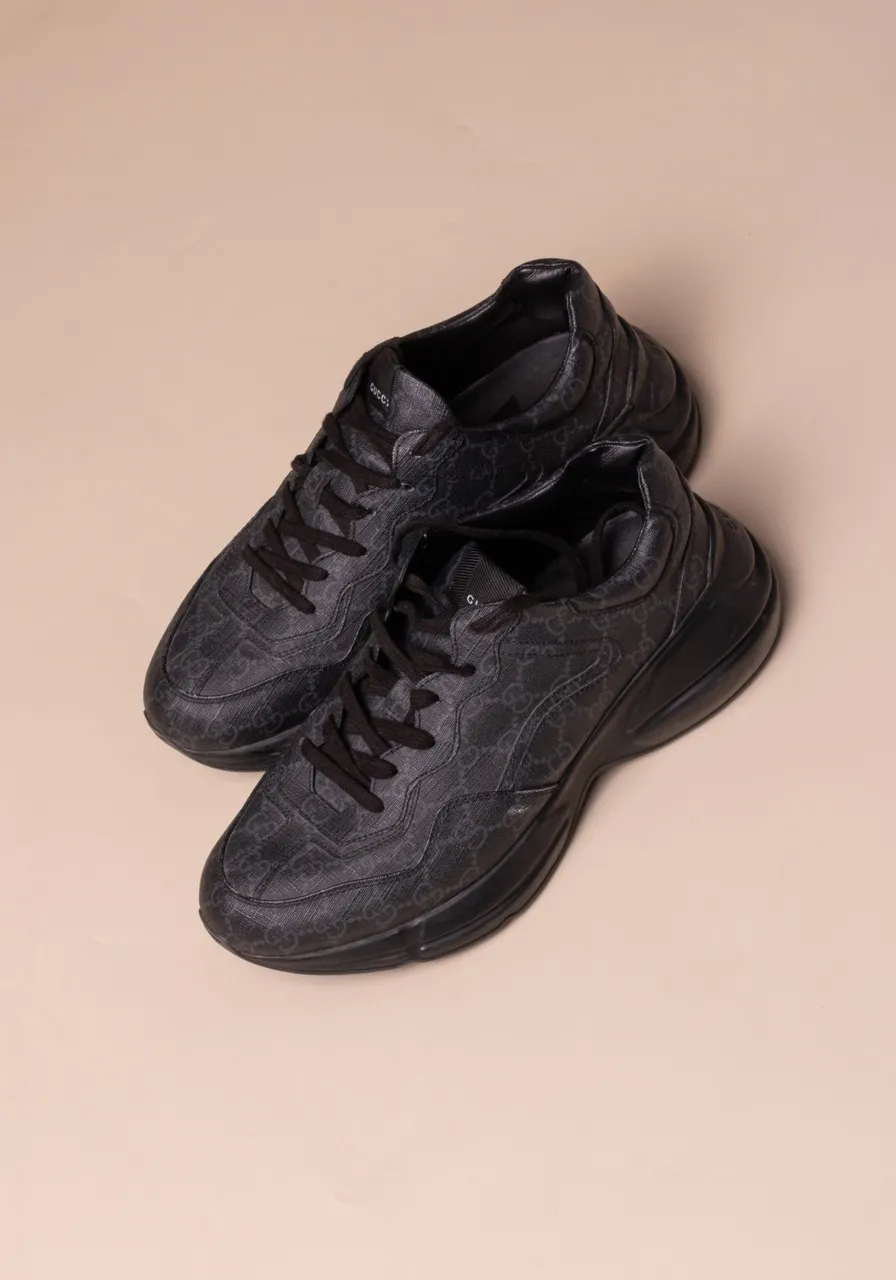 Tênis Gucci Rhyton GG 
