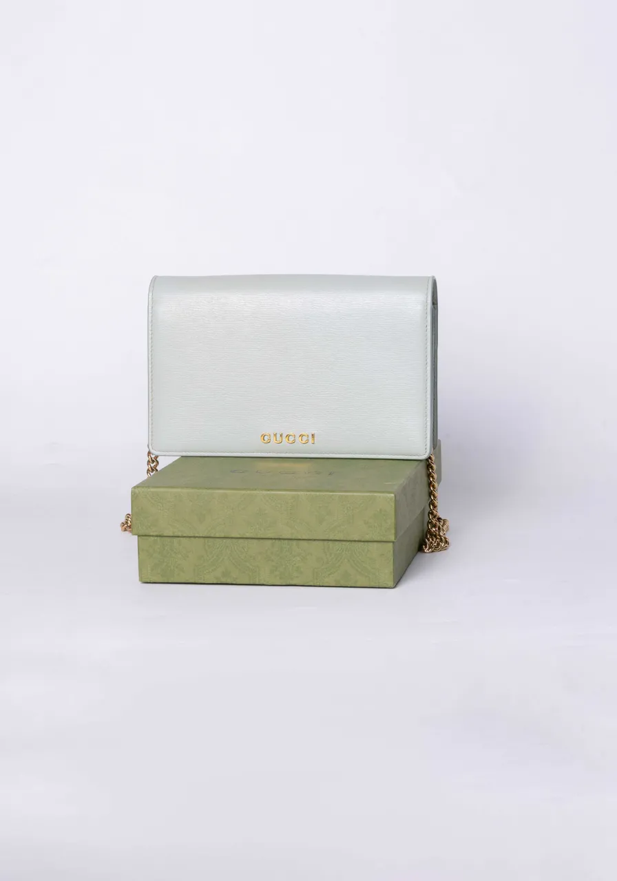 Gucci Script 