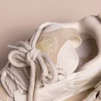 Tênis Louis Vuitton Skate Bege  - imagem 4