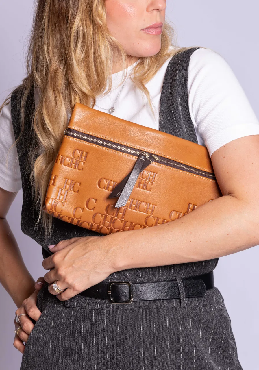 Carolina Herrera Clutch Caramelo 