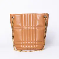 Burberry Lola Bucket - imagem 3