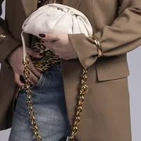 Bottega Veneta Pouch Chain Belt Bag - imagem 4