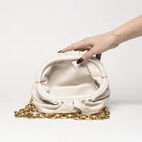 Bottega Veneta Pouch Chain Belt Bag - imagem 5
