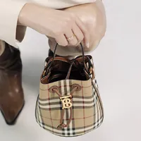 Burberry Bucket TB mini - imagem 4