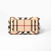 Burberry Haymarket Check Shoulder Bag - imagem 7