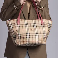 Burberry Haymarket  - imagem 2