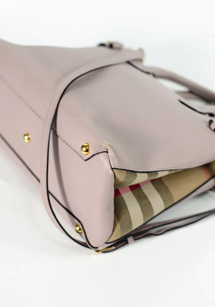 Burberry House Check Trimmed Banner Rosa