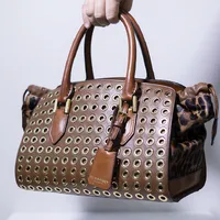 Burberry Coleção Especial  Trench Kisses - imagem 2