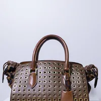 Burberry Coleção Especial  Trench Kisses - imagem 5