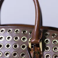 Burberry Coleção Especial  Trench Kisses - imagem 6