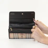 Carteira Burberry Haymarket Check  - imagem 4