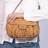 Chanel Around Medium Flap  - imagem 4