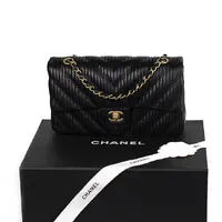 Chanel Chevron Stitched Classic Flap Bag - imagem 10