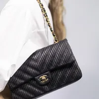 Chanel Chevron Stitched Classic Flap Bag - imagem 6