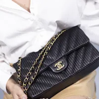 Chanel Chevron Stitched Classic Flap Bag - imagem 9