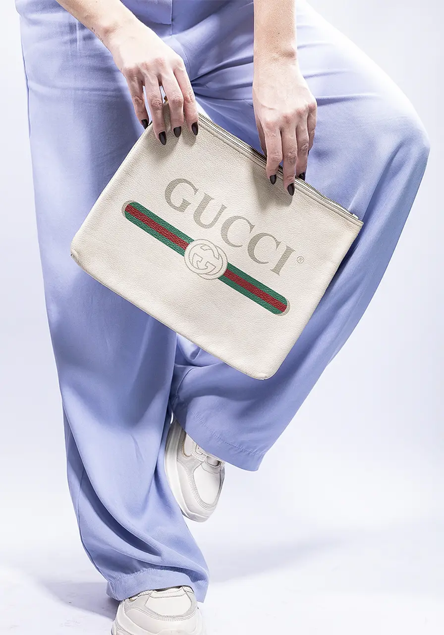 Clutch Gucci Logo Portifolio