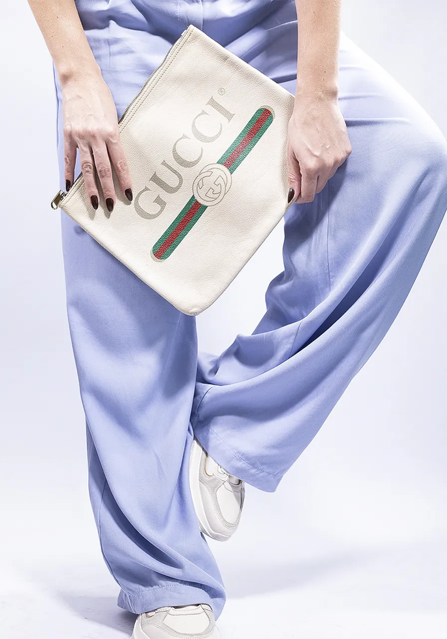 Clutch Gucci Logo Portifolio