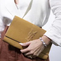 Clutch Saint Laurent Belle Du Jour Verniz - imagem 3