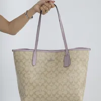 Coach Pillow Tabby Shoulder 26 - imagem 4