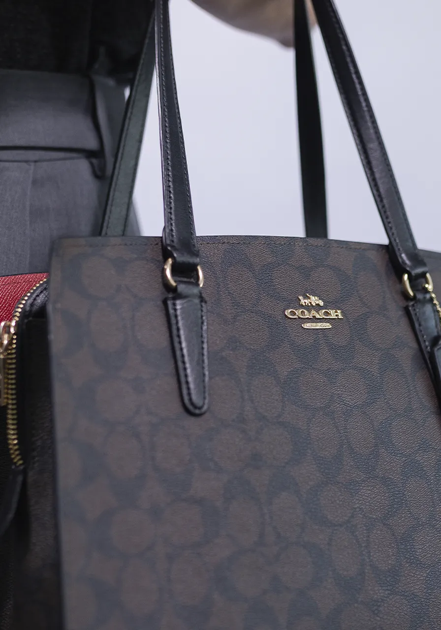 Coach Carryal Monogram