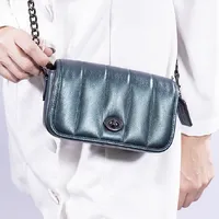 Coach Dinky 18 With Quilting - imagem 2
