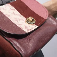 Coach Faye - imagem 3