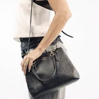 Coach Grey - imagem 3