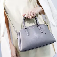 Coach Mini Lillie Carryal  - imagem 2