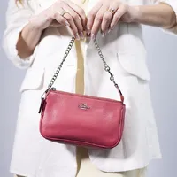 Coach Mini Pochete Rosê - imagem 3