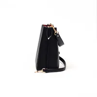 Coach Small Mollie Pebble Bucket - imagem 6