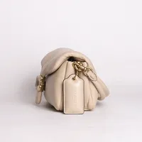 Coach Tabby 26 Puffer - imagem 7