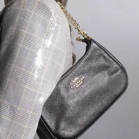 Coach Teri Black - imagem 2